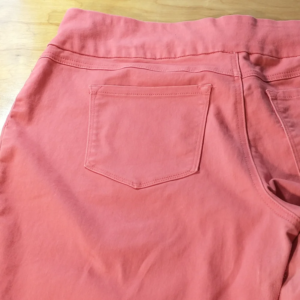 Sound/Style capris - Picture 5 of 16